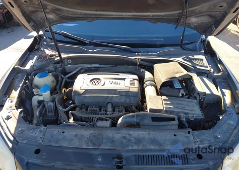 2015 Volkswagen Passat 1.8T Limited Edition z USA, uszkodzony, nr VIN 1VWAT7A31FC117040